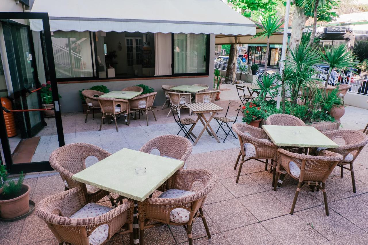 Hotel Jolie Riccione Exterior foto